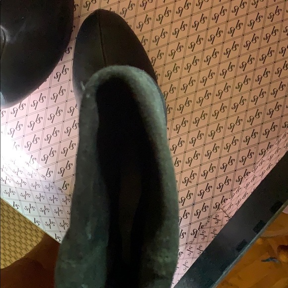 Boots - Picture 3 of 4